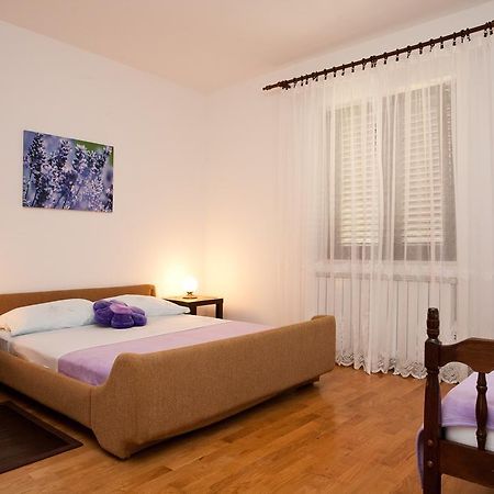 Apartment Milka Krk Town Εξωτερικό φωτογραφία