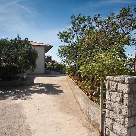 Apartment Milka Krk Town Εξωτερικό φωτογραφία