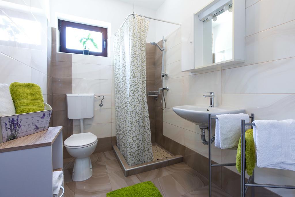 Apartment Milka Krk Town Εξωτερικό φωτογραφία