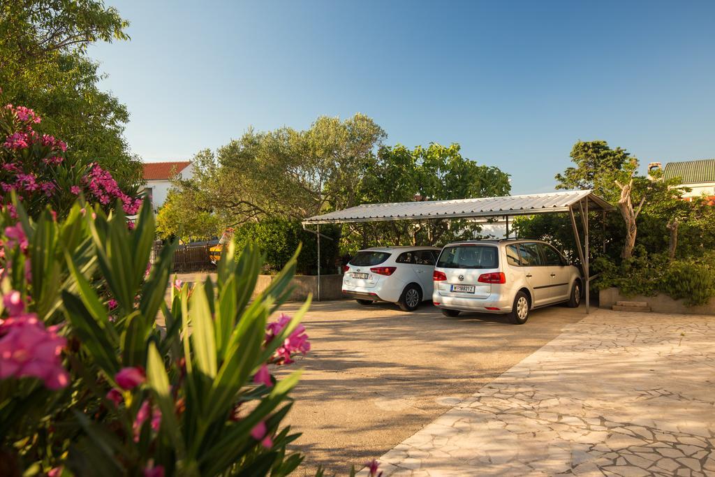 Apartment Milka Krk Town Εξωτερικό φωτογραφία